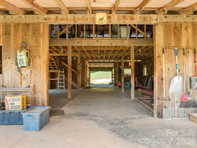 99 Quill Ammons Hollow, Marshall, NC 28753