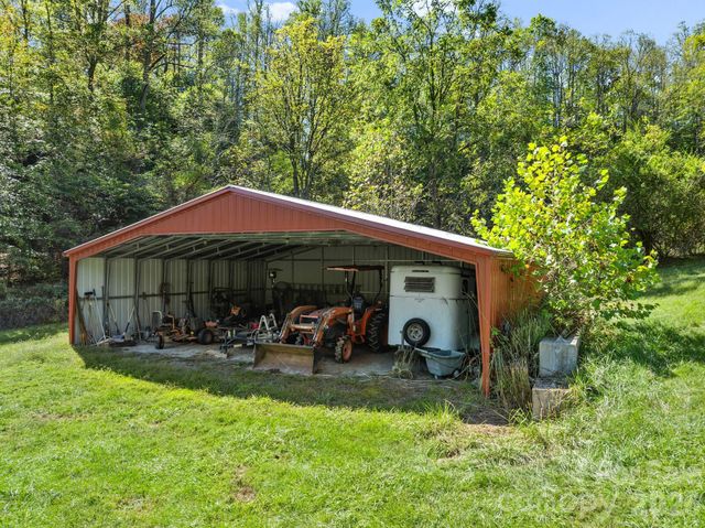 99 Quill Ammons Hollow, Marshall, NC 28753