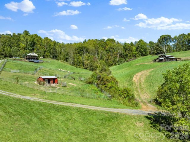 99 Quill Ammons Hollow, Marshall, NC 28753