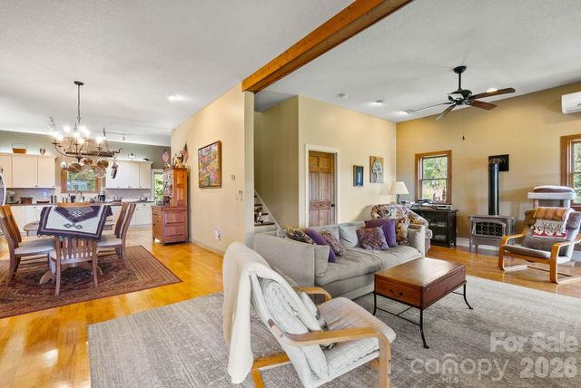 99 Quill Ammons Hollow, Marshall, NC 28753