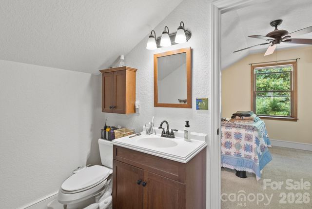 99 Quill Ammons Hollow, Marshall, NC 28753