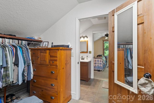 99 Quill Ammons Hollow, Marshall, NC 28753