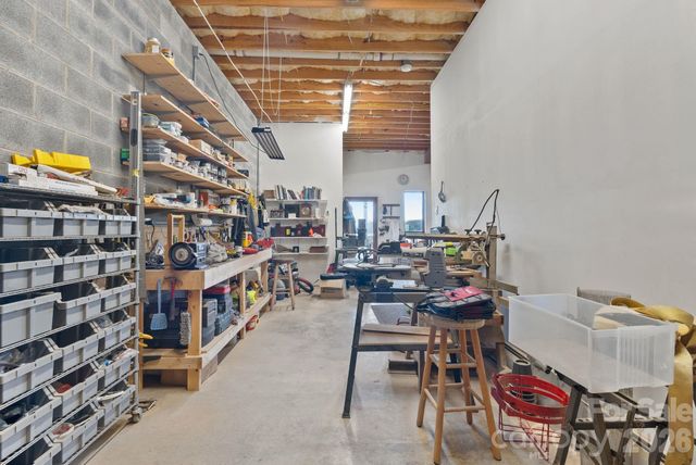 99 Quill Ammons Hollow, Marshall, NC 28753