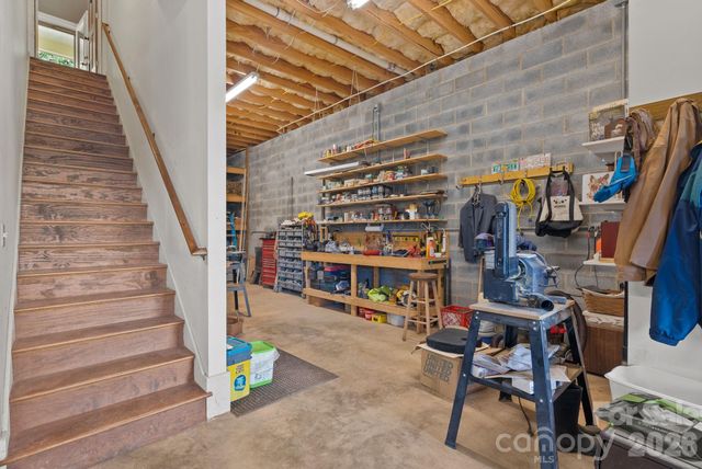 99 Quill Ammons Hollow, Marshall, NC 28753