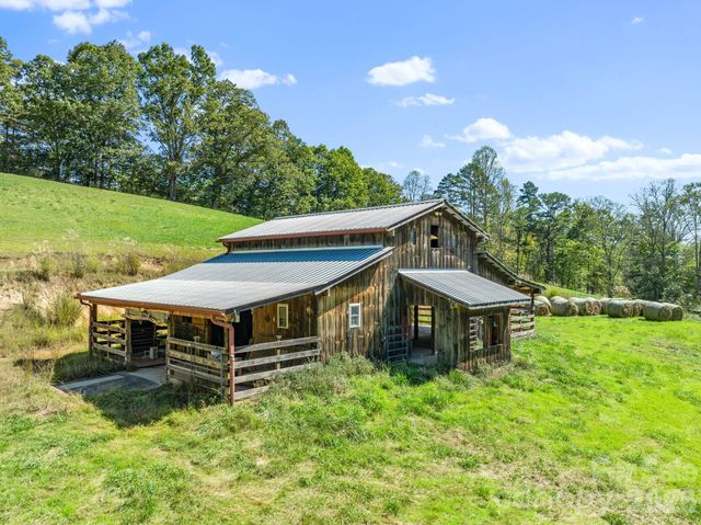 99 Quill Ammons Hollow, Marshall, NC 28753