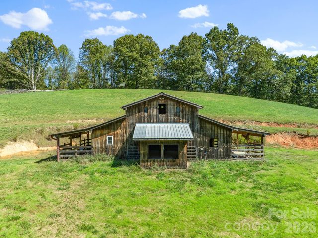 99 Quill Ammons Hollow, Marshall, NC 28753