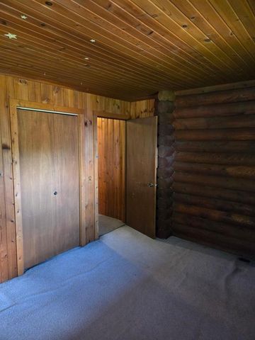 2112 Utica rd Road, Cambridge, WI 53523