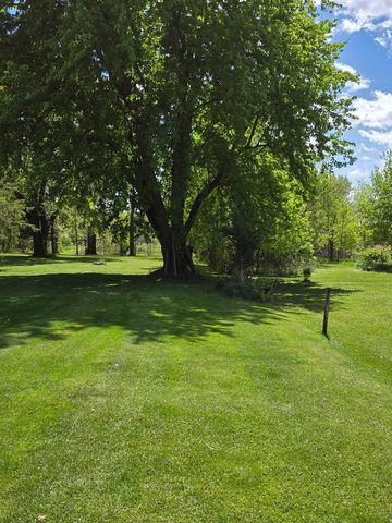 2112 Utica rd Road, Cambridge, WI 53523