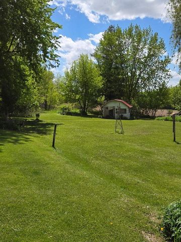 2112 Utica rd Road, Cambridge, WI 53523