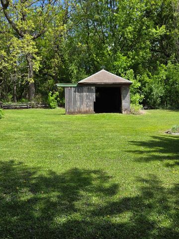 2112 Utica rd Road, Cambridge, WI 53523