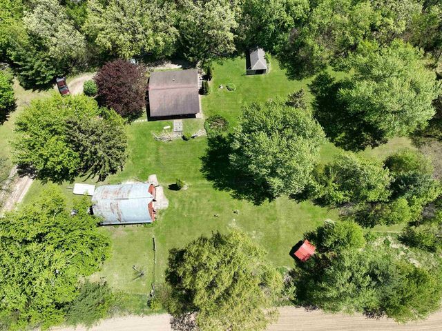 2112 Utica rd Road, Cambridge, WI 53523