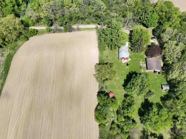 2112 Utica rd Road, Cambridge, WI 53523