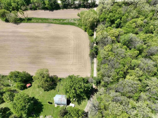 2112 Utica rd Road, Cambridge, WI 53523
