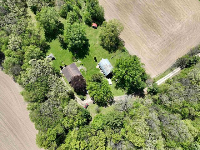 2112 Utica rd Road, Cambridge, WI 53523