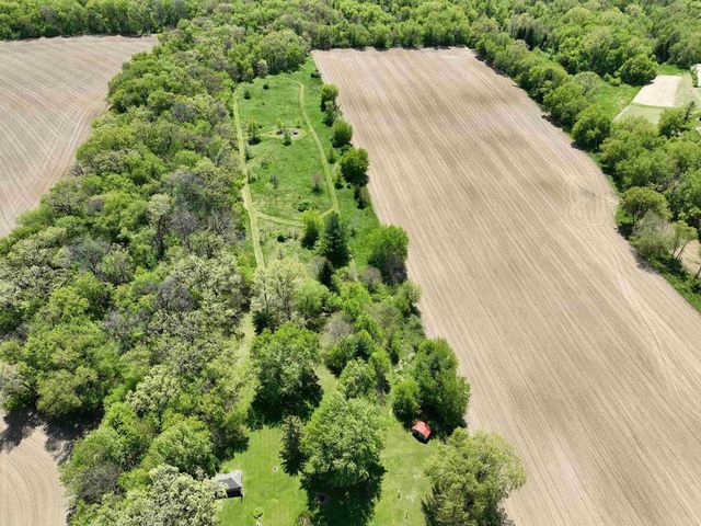 2112 Utica rd Road, Cambridge, WI 53523