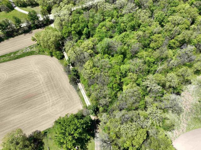 2112 Utica rd Road, Cambridge, WI 53523