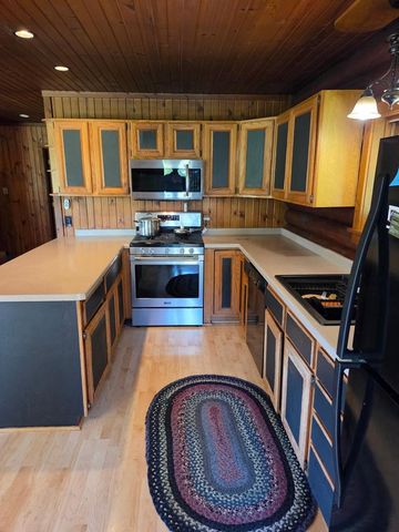 2112 Utica rd Road, Cambridge, WI 53523