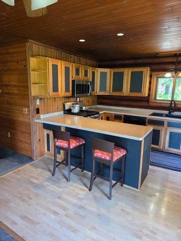 2112 Utica rd Road, Cambridge, WI 53523