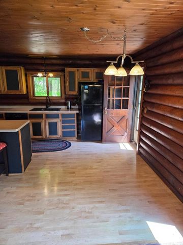 2112 Utica rd Road, Cambridge, WI 53523