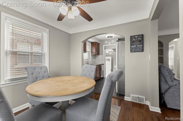 22929 Arlington Street, Dearborn, MI 48128