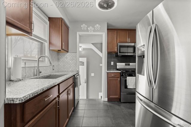 22929 Arlington Street, Dearborn, MI 48128