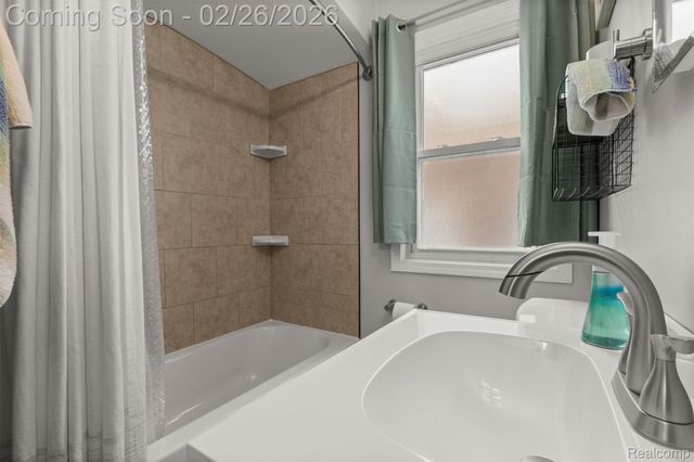 22929 Arlington Street, Dearborn, MI 48128