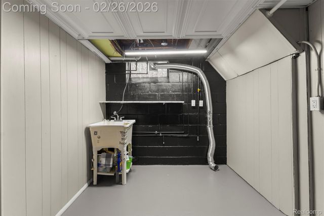 22929 Arlington Street, Dearborn, MI 48128