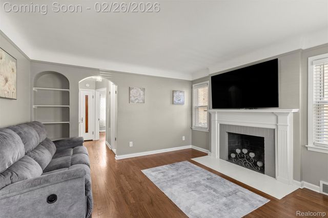 22929 Arlington Street, Dearborn, MI 48128