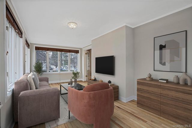 425 Washington Avenue, Pelham, NY 10803