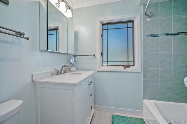 425 Washington Avenue, Pelham, NY 10803