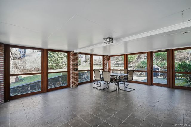 425 Washington Avenue, Pelham, NY 10803