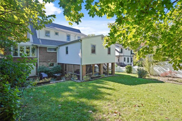 425 Washington Avenue, Pelham, NY 10803