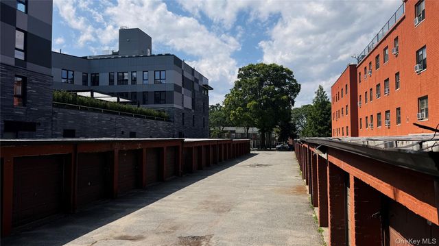 14133 78th Avenue 3B, Kew Garden Hills, NY 11367