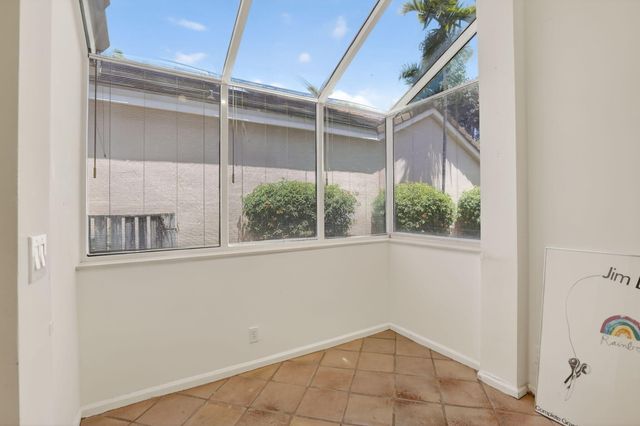 10124 NW 4th Street NW, Plantation, FL 33324