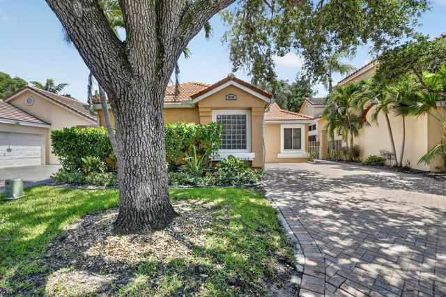 10124 NW 4th Street NW, Plantation, FL 33324
