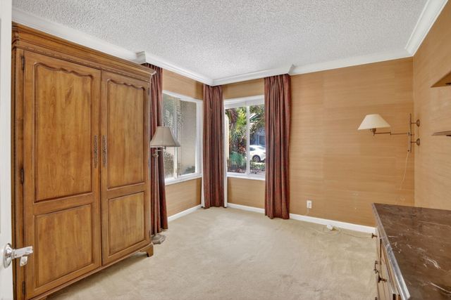 10124 NW 4th Street NW, Plantation, FL 33324