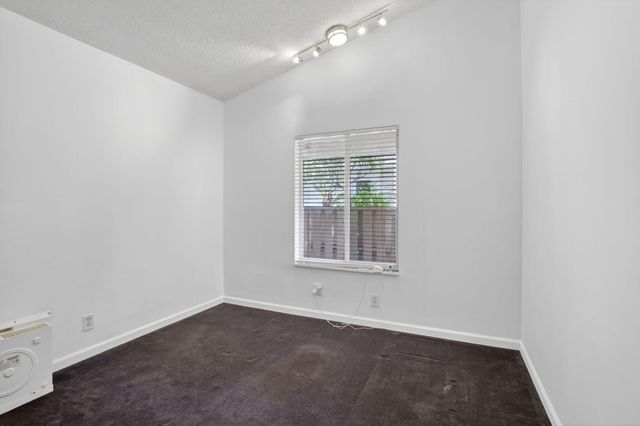 10124 NW 4th Street NW, Plantation, FL 33324