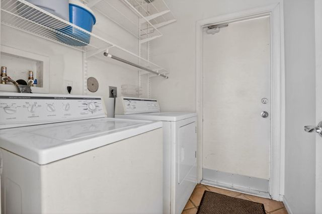 10124 NW 4th Street NW, Plantation, FL 33324