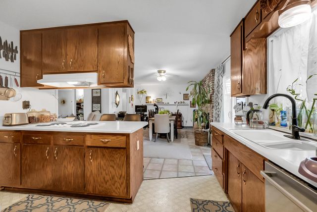 1924 Cota Way, Modesto, CA 95355