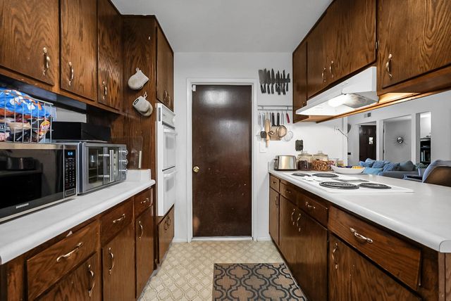 1924 Cota Way, Modesto, CA 95355