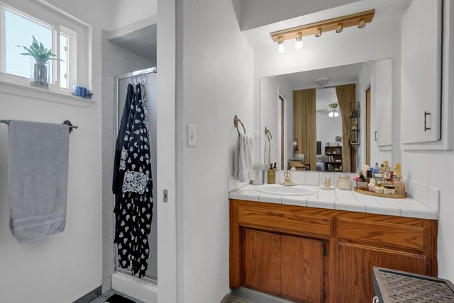 1924 Cota Way, Modesto, CA 95355