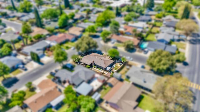 1924 Cota Way, Modesto, CA 95355