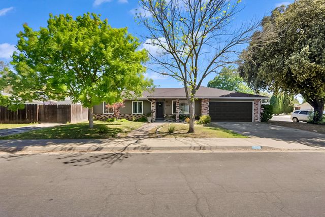 1924 Cota Way, Modesto, CA 95355