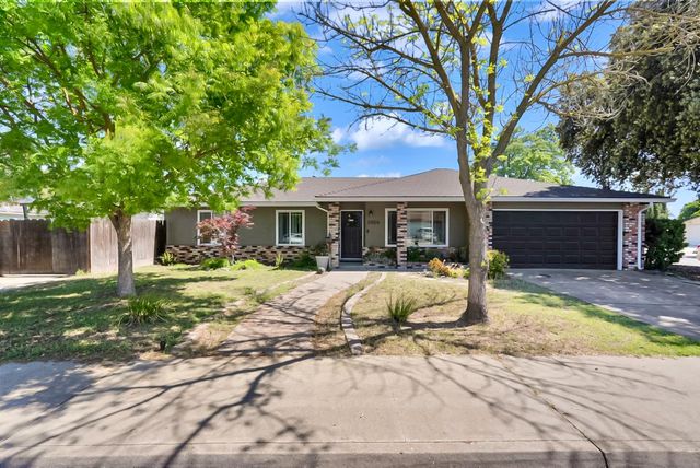 1924 Cota Way, Modesto, CA 95355