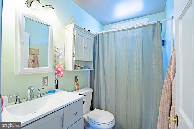 902 MAPLE AVE, Oaklyn, NJ 08107