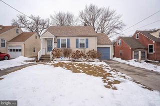 902 MAPLE AVE, Oaklyn, NJ 08107