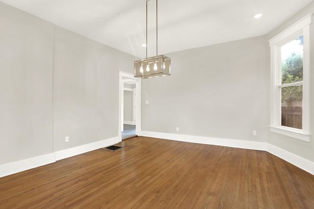 1619 EASTMORELAND AVE, Memphis, TN 38104