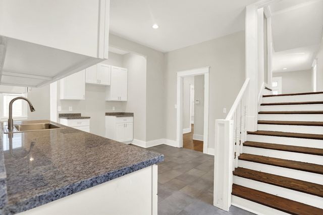 1619 EASTMORELAND AVE, Memphis, TN 38104