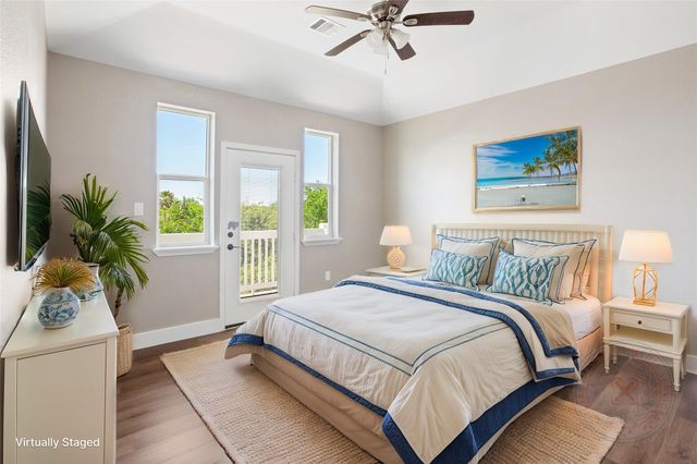 1226 9th St, San Leon, TX 77539