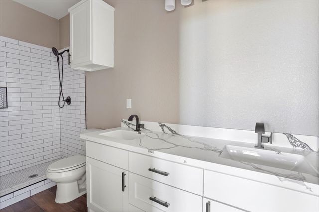 1226 9th St, San Leon, TX 77539